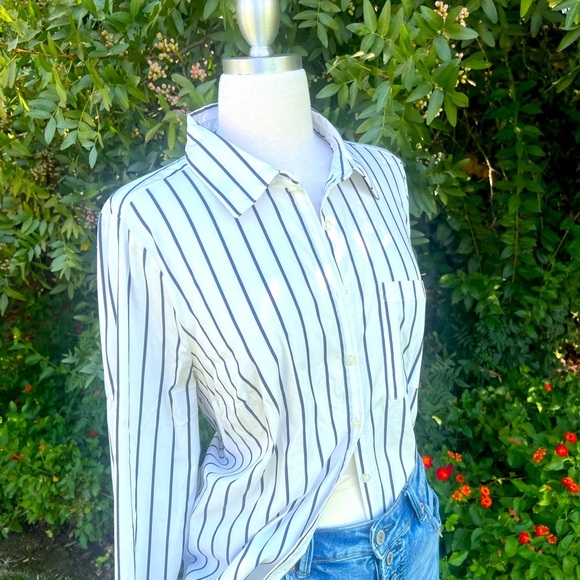 Torrid White and Navy blue Striped Shirt ๐ - Picture 2 of 7